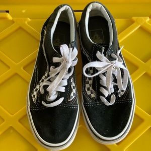 Vans checkered side design shoe (6.5)